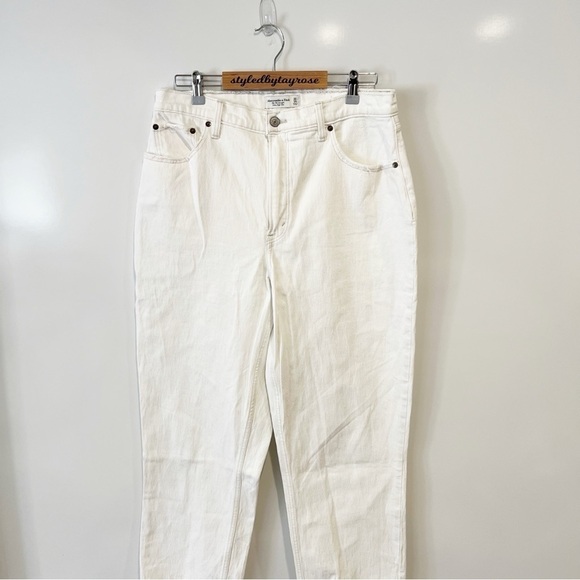 Abercrombie & Fitch Curve Love 90’s Straight Jean White - Picture 2 of 7